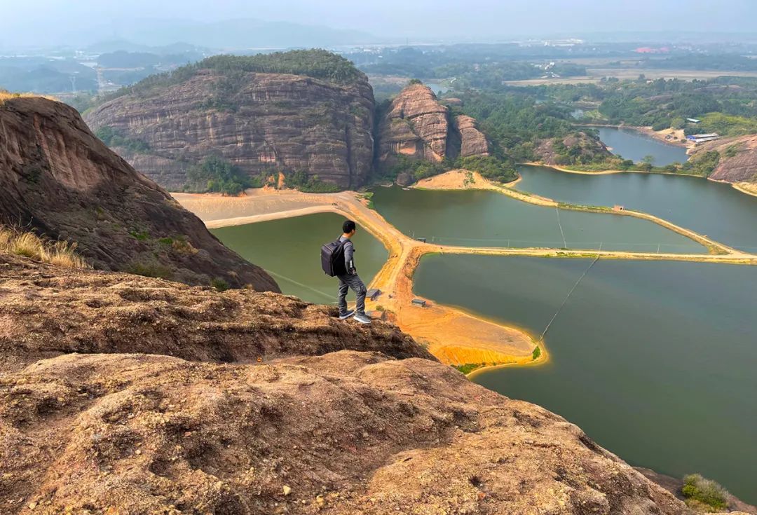 自然奇观!带您深入探索广州最近的丹霞地貌!