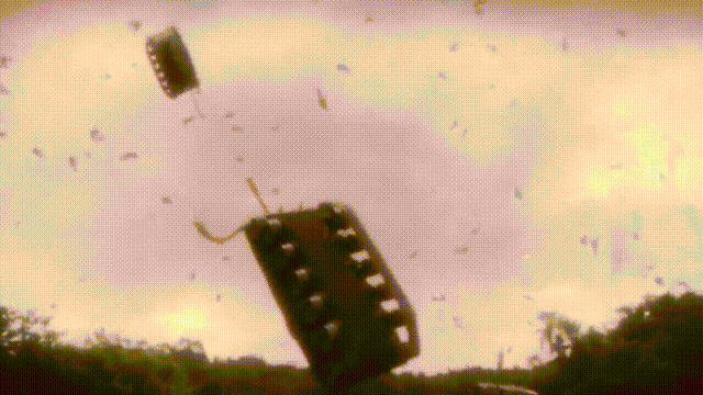 科幻恐怖片《火力地堡》除了刺激还是刺激!不死人vs人间之神