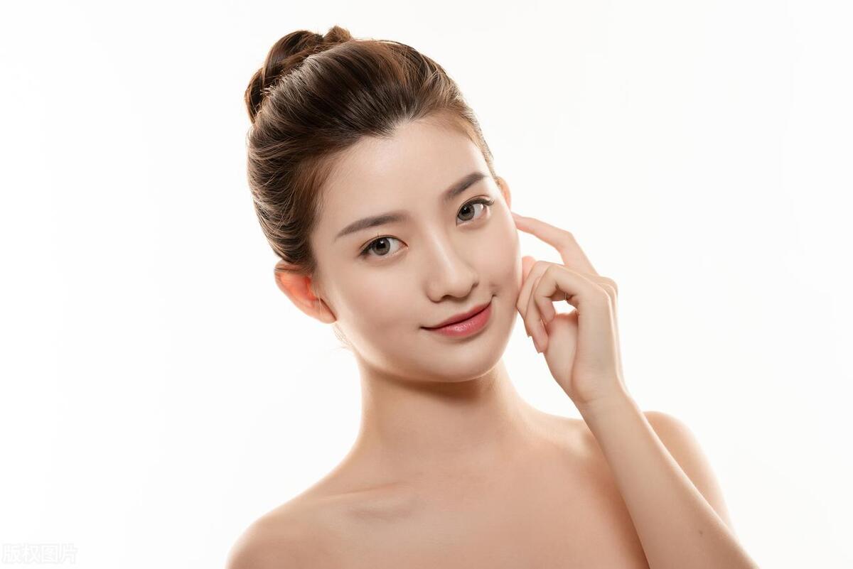 女人深情的眼神,往往会有以下五种表现,别不明白