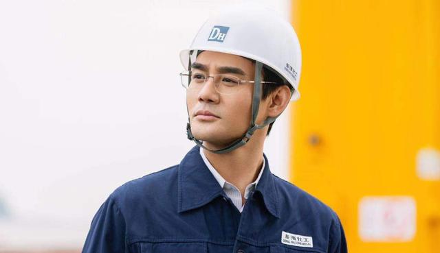 《大江大河3》:杨烁肿了,王凯更帅了,我被宋运辉新老婆惊艳了