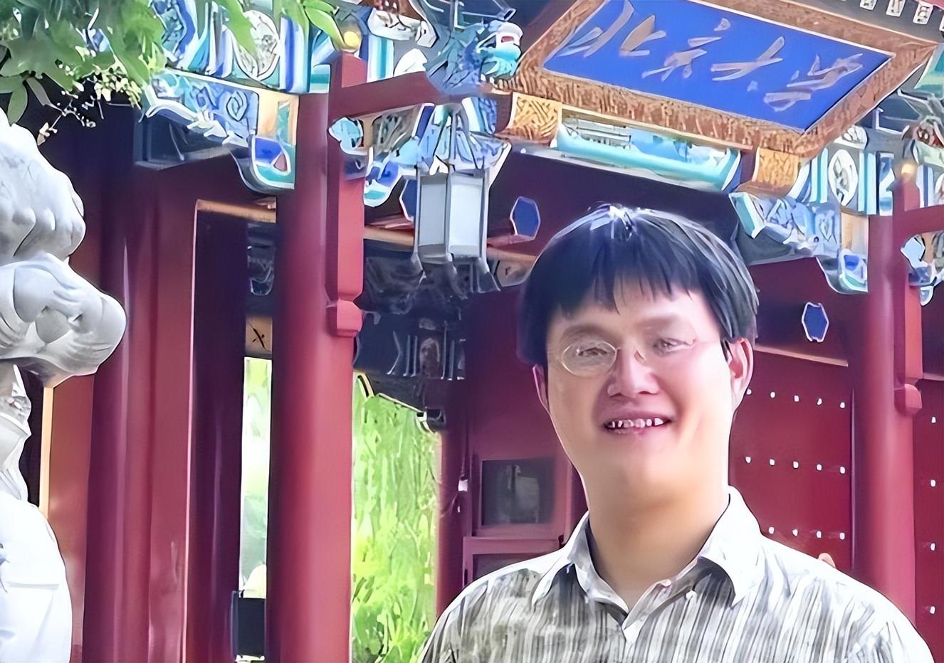 北大才子杨舒春不顾父母跪求拒进外交部种地12年后现状如何