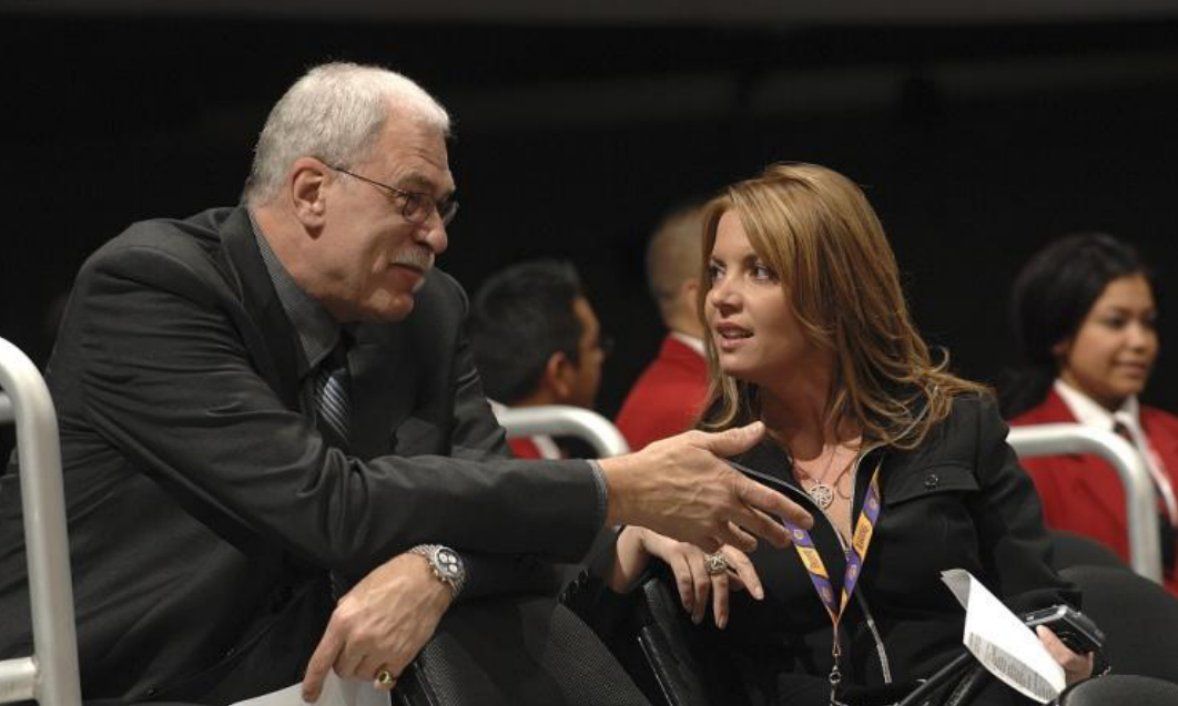 库兹马社媒晒与珍妮亲密合照,两人相继转发,网友调侃旧情复燃了