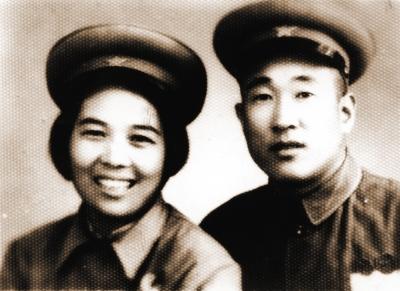 开国少将程业棠与妻子的生死情缘,战乱中分离,历经波折终团圆