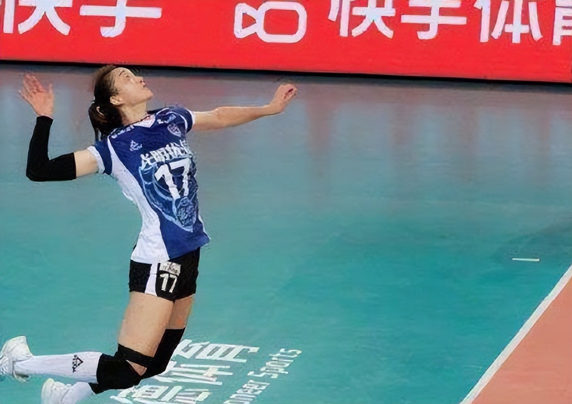 女排名单有惊喜!唯一"跳发猛女"终入选,蔡斌爱徒成受益者!