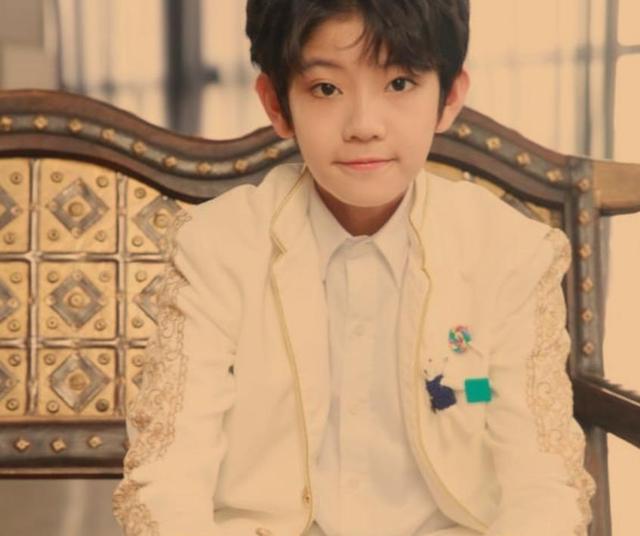 yhboys成员张铭浩被开除?聊天尺度大,还未成年思想太开放