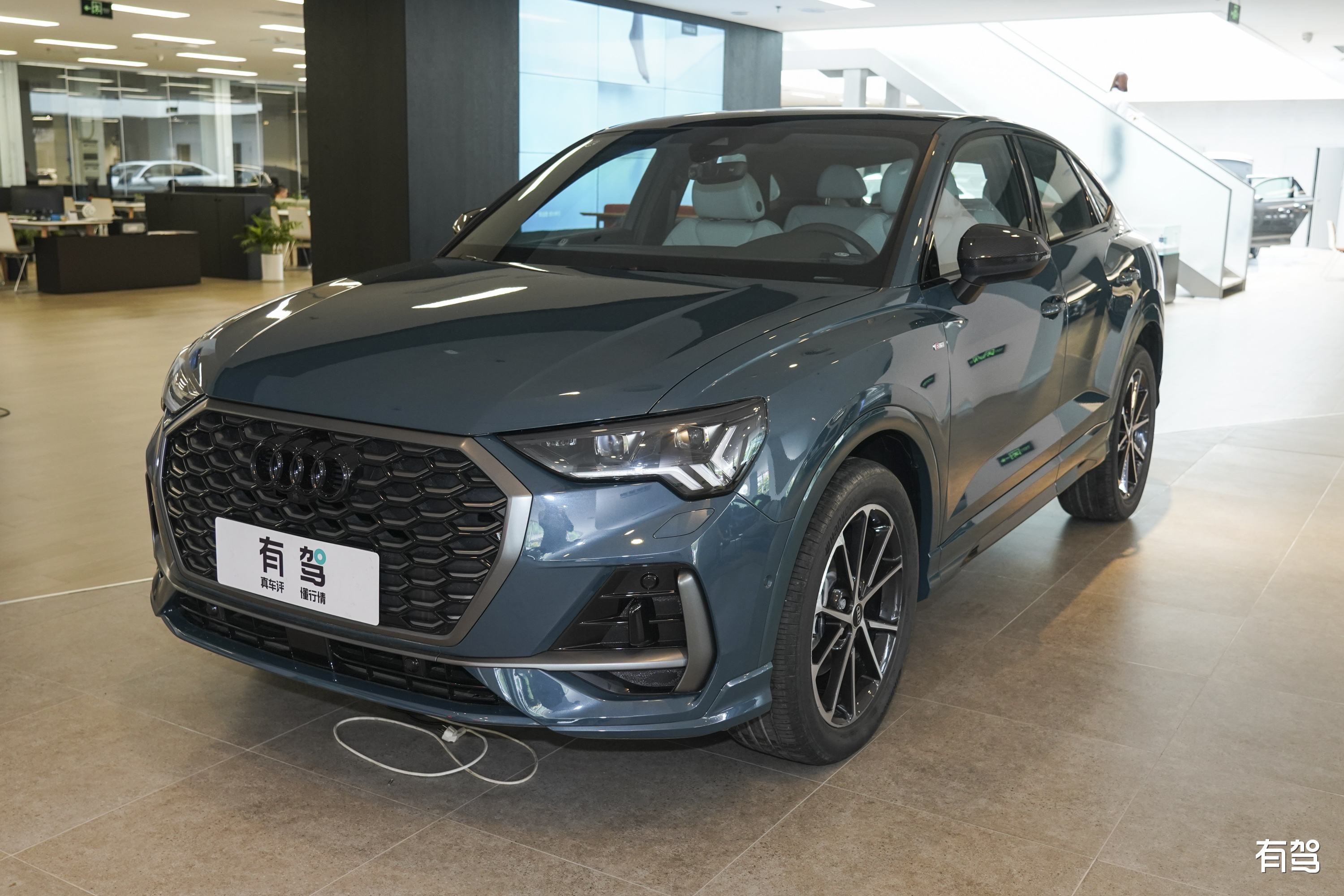 奥迪q3 sportback:豪华轿跑型suv的璀璨新星