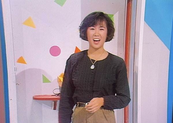 港星梁咏琳息影20年罕见露面,错爱有妇之夫,定居国外做红酒生意