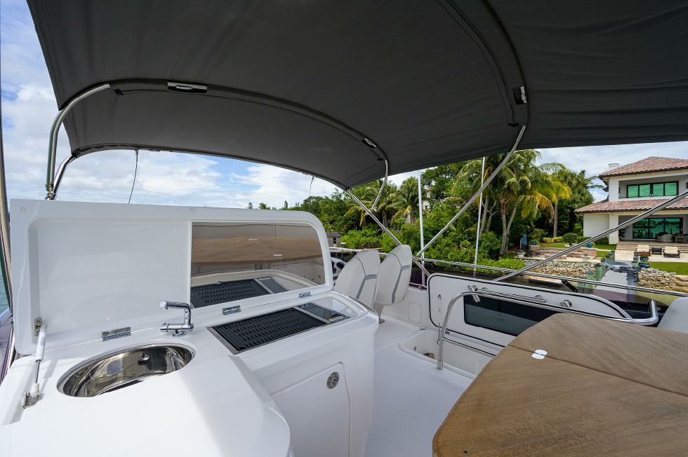 从princess f45 到 princess x95, princess 公主游艇对加长飞桥空间