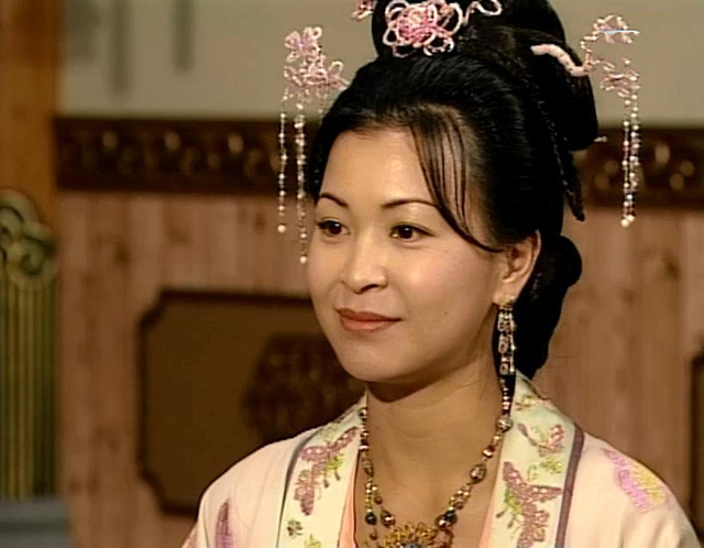 看到95版《神雕侠侣》公孙绿萼近照,不禁感叹:当初真看跑眼了