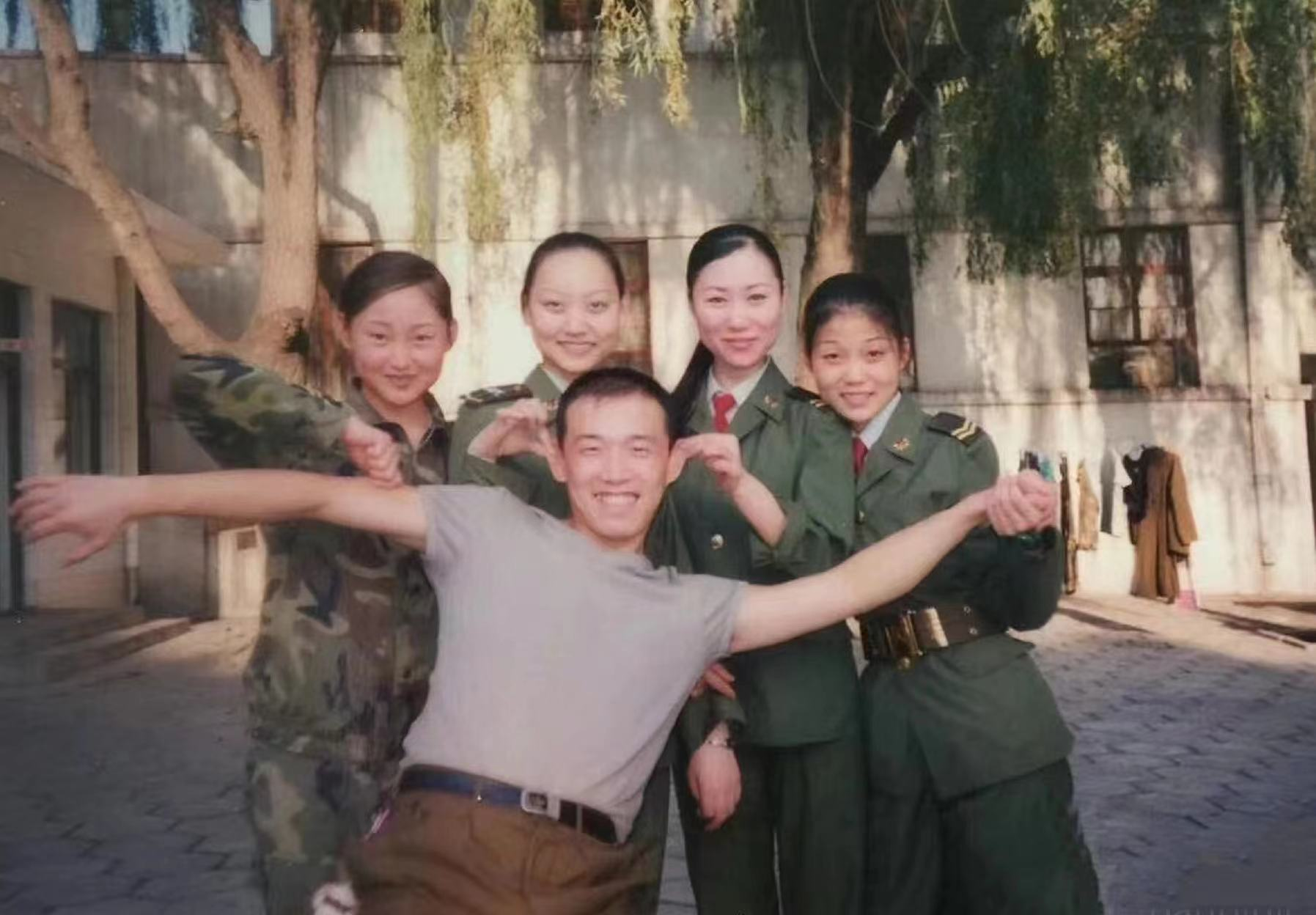 潘斌龙老婆史慧:陪他度过艰难岁月,如今一家三口幸福甜蜜