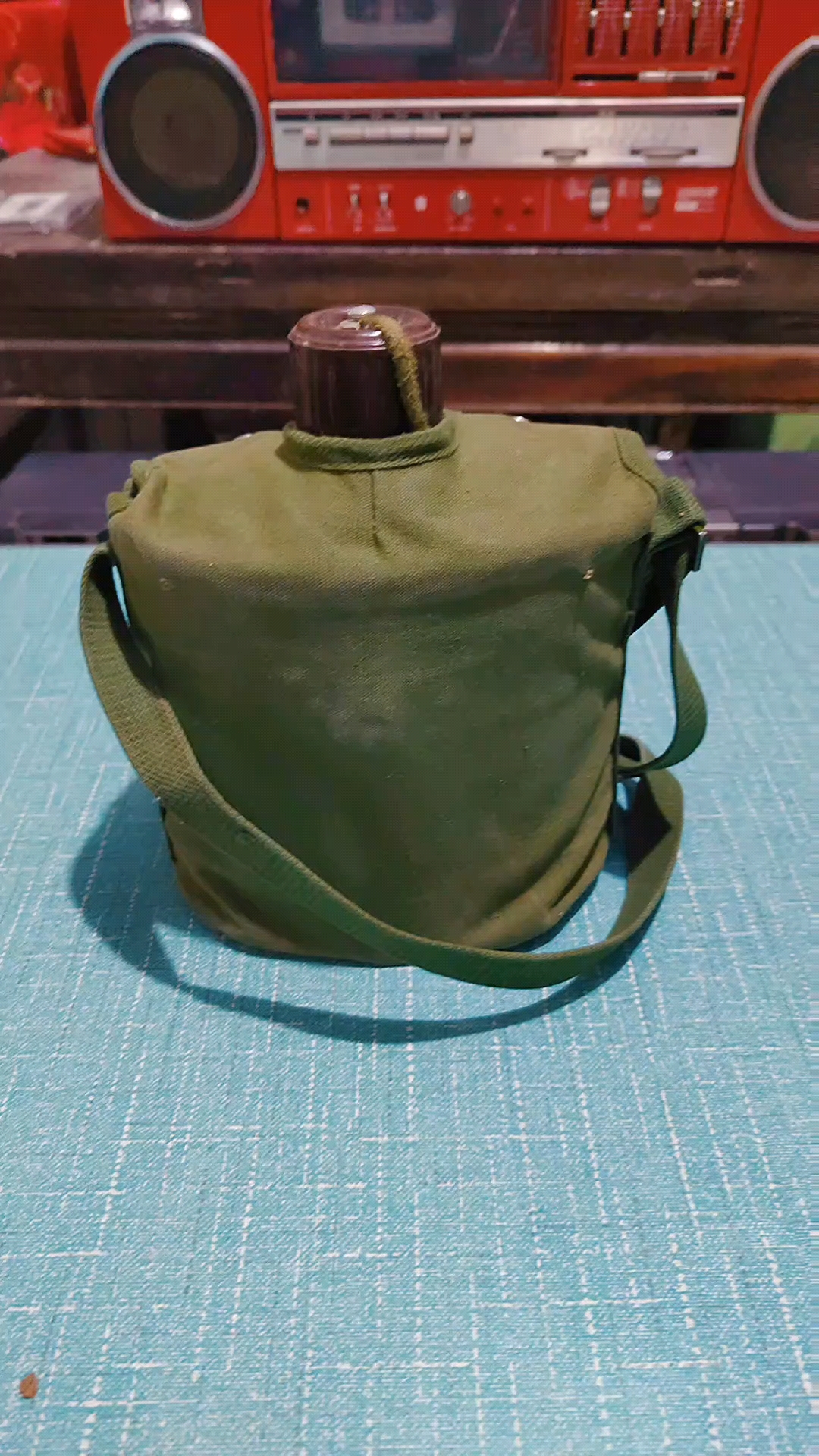 老军用水壶!品相保存的非常好,有喜欢收藏的吗?