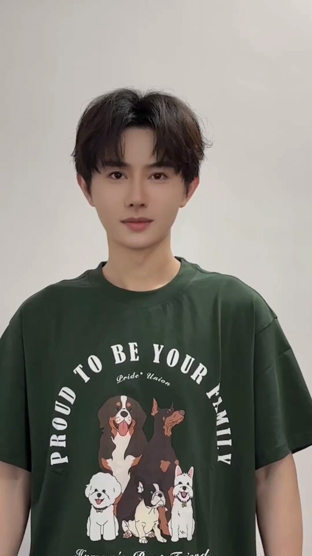 王佑硕,你的帅气和迷人笑容真的太圈粉了!