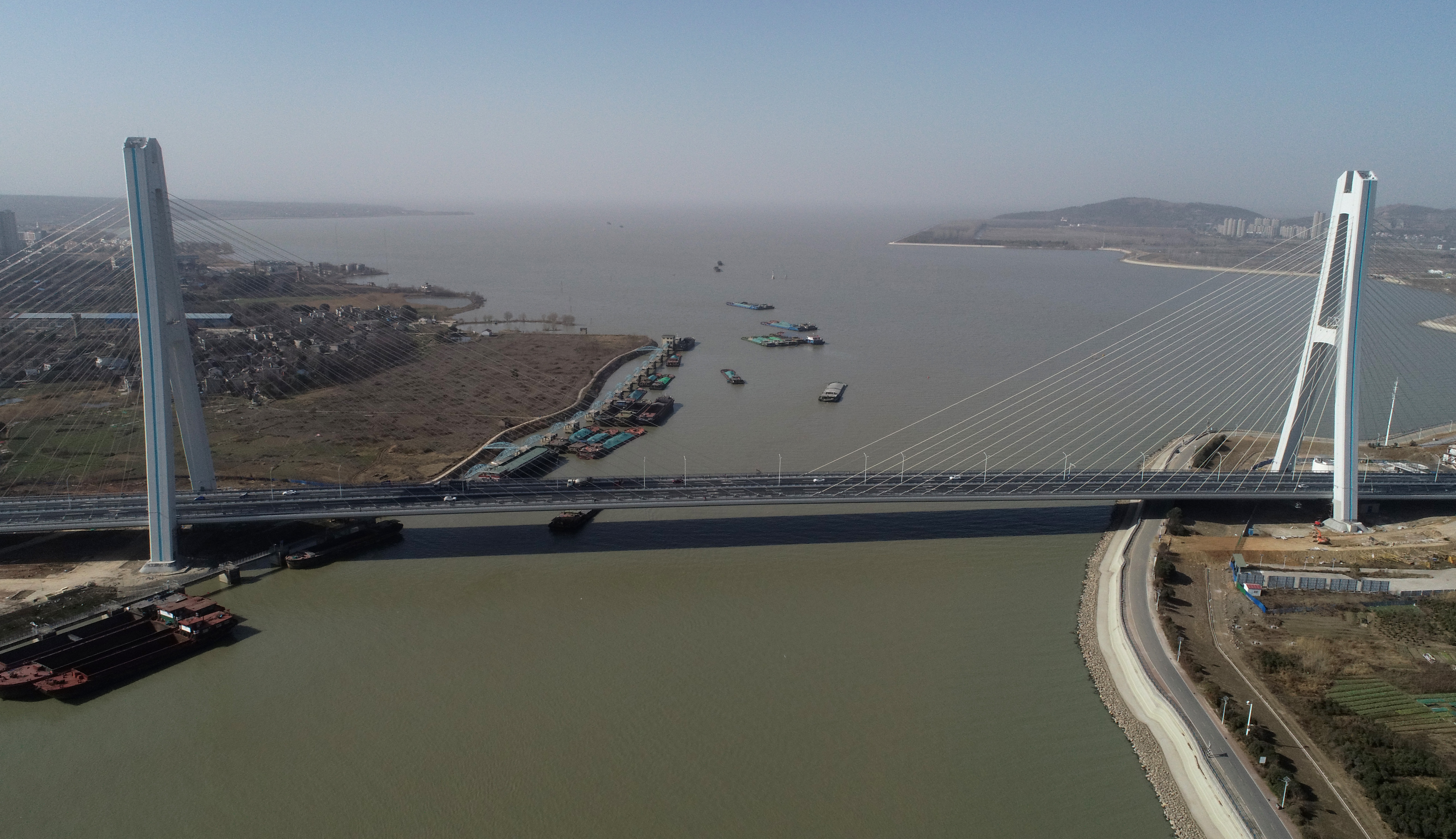 安徽巢湖大桥建成通车(2)