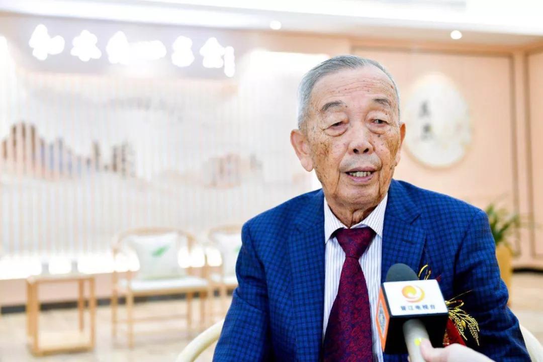 创一代闽商丁和木:安踏背后的神秘老人 捐赠百亿的慈善世家