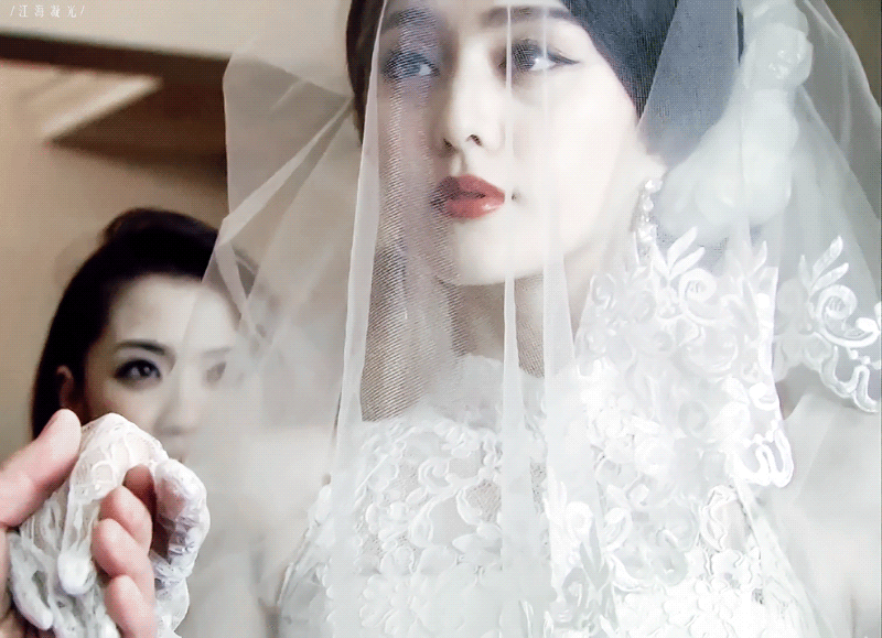 穿上婚纱的范冰冰,太惊艳了!她终结了绝色这个词!