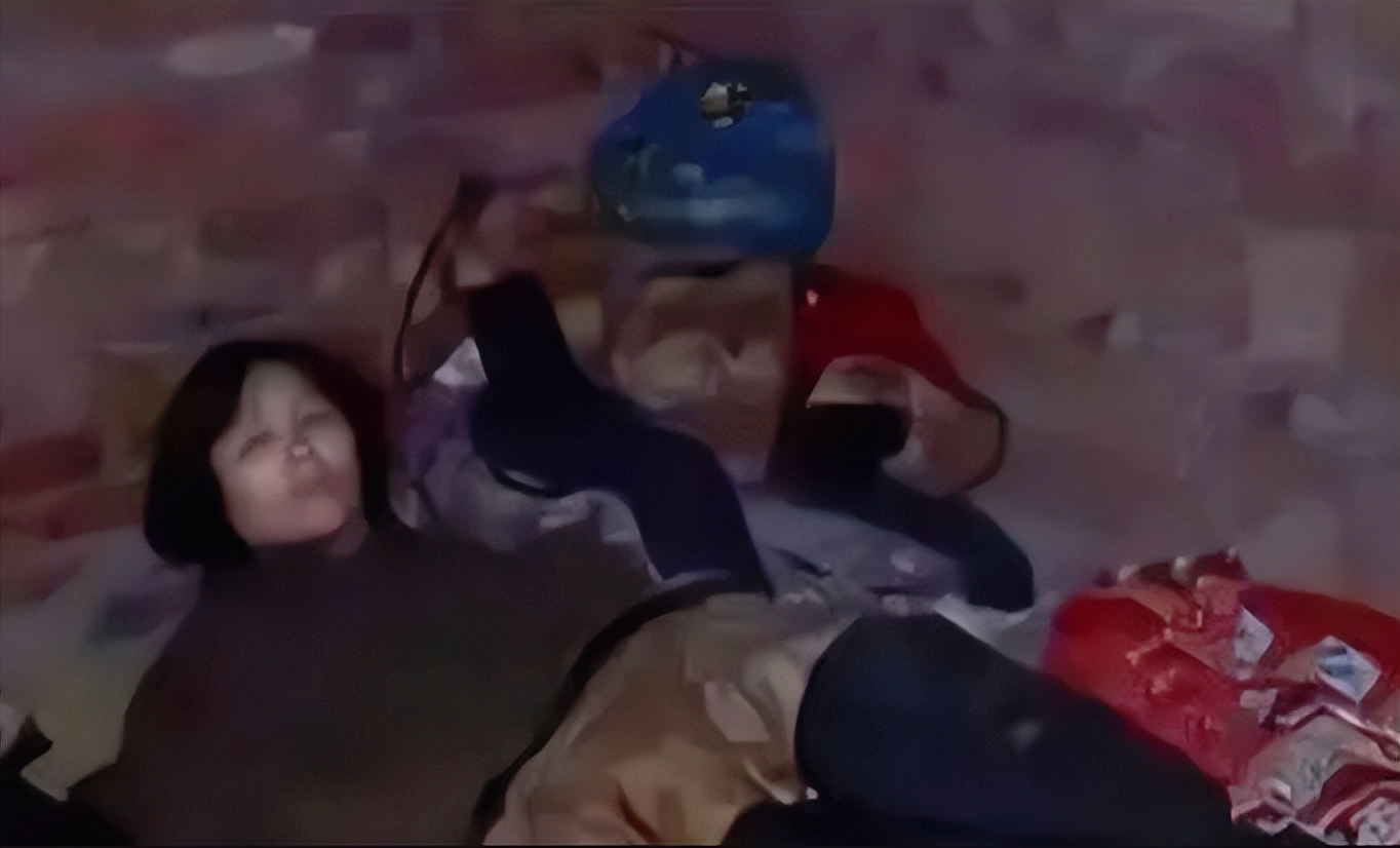 2004年女魔头被捕,曾6年拐卖85人,逃亡时被卖到山西,受虐12年