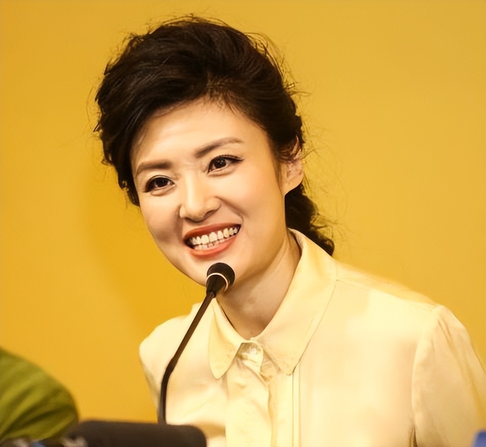 主持人周涛:与姚宏离婚后,转身再嫁富豪,直言对女儿心中有愧