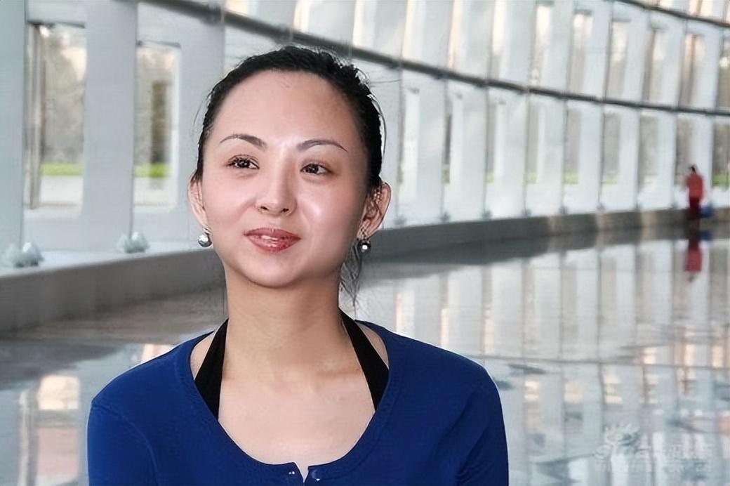 回顾当年春晚"千手观音"聋哑人领舞,被富豪苦追8年,如今成了这样