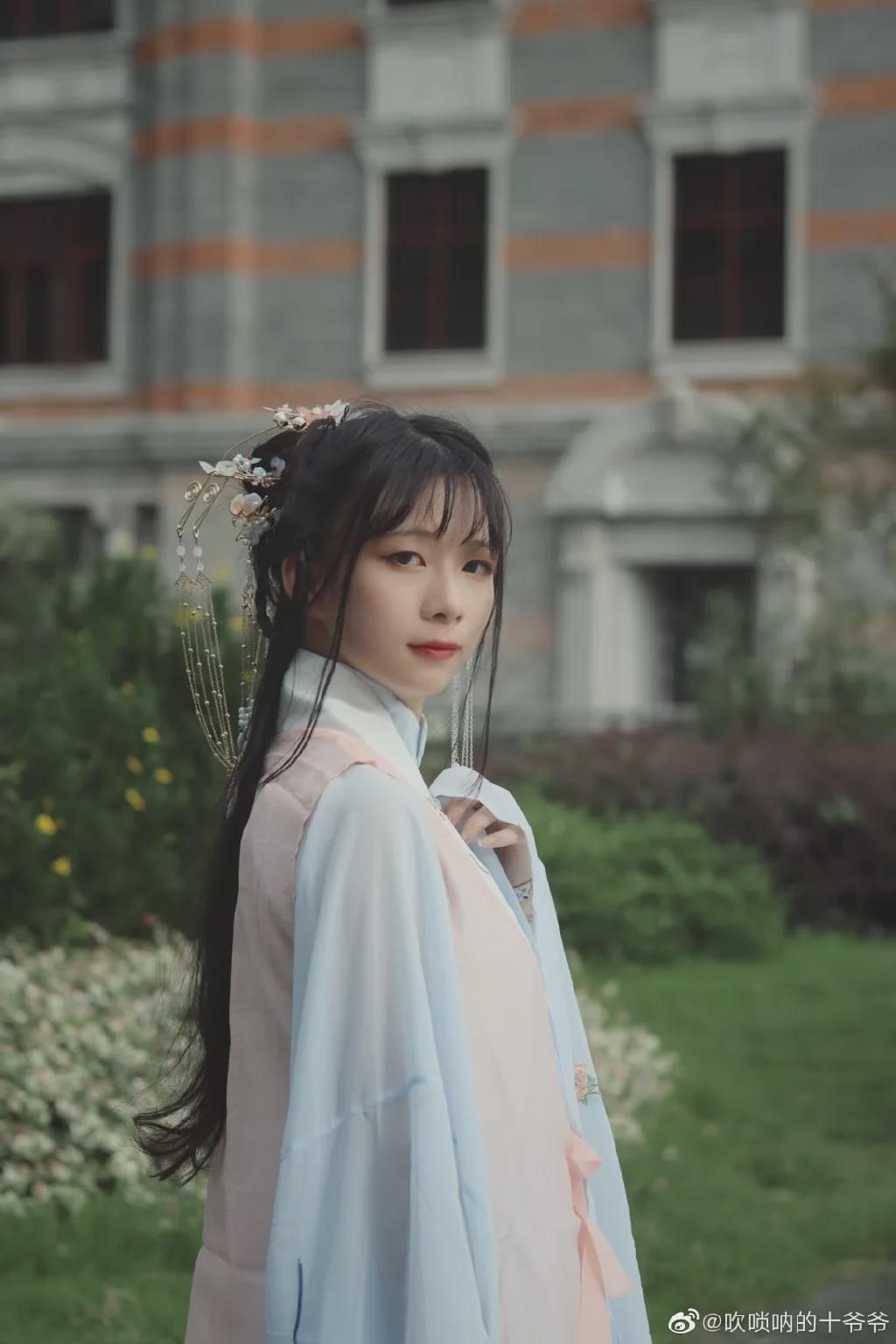 汉服小仙女:满庭芳