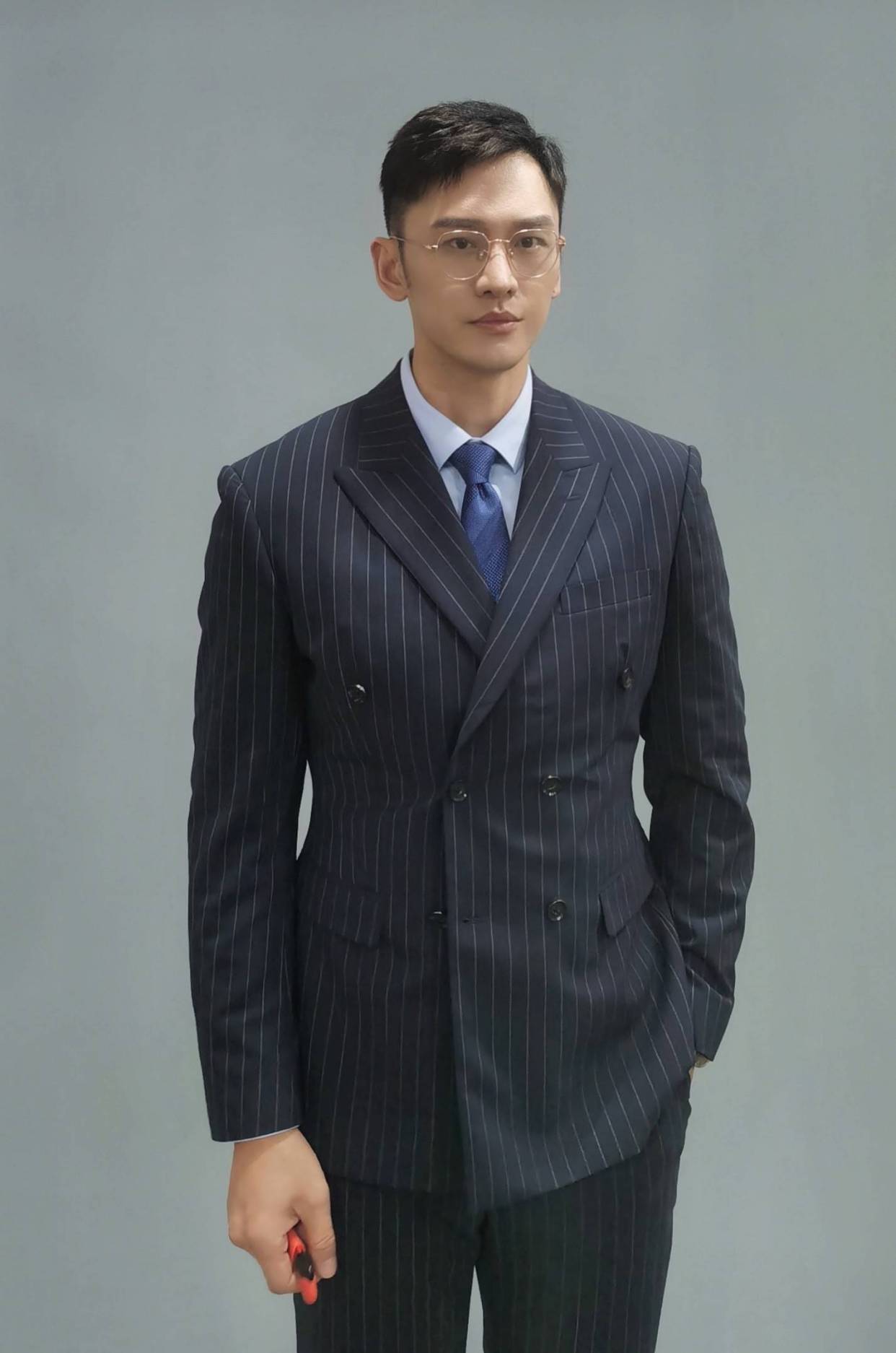 型男硬汉顾佑明《我的中国芯》化身"科研男神" 担纲男一号