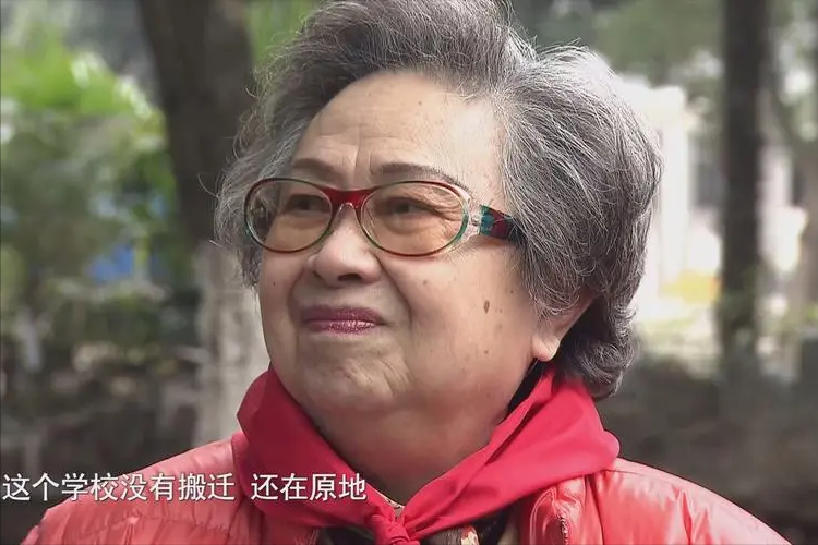 然而,在疾病面前,蒋云仙不幸被确诊患有严重的癌症,得知消息后她感到