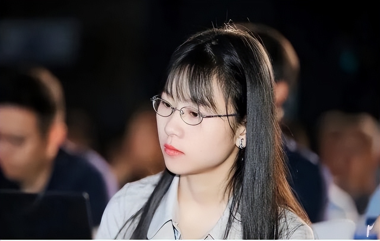 纪实:天才女孩姚婷,刚毕业就被华为156万年薪签走,她到底有多牛