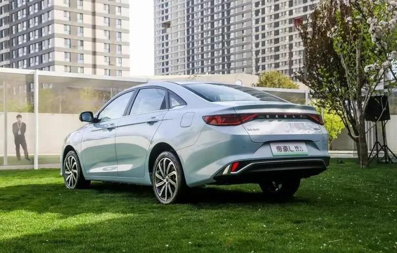 42万解放青汽jh6 生活舱 550马力 双层卧铺 衣柜 马桶 淋浴