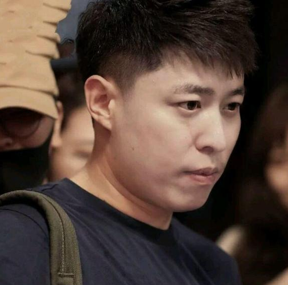 德云社李鹤东从街头混混到被郭德纲收为义子