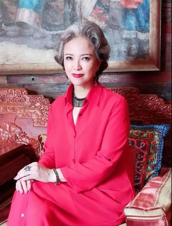 佟铁鑫:前妻也是著名歌唱家,他40岁带着儿子再婚