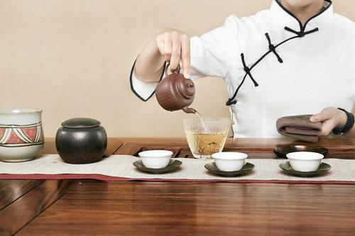 它不仅是种泡茶手法,更是一门礼仪.关于凤凰三点头,你了解多少