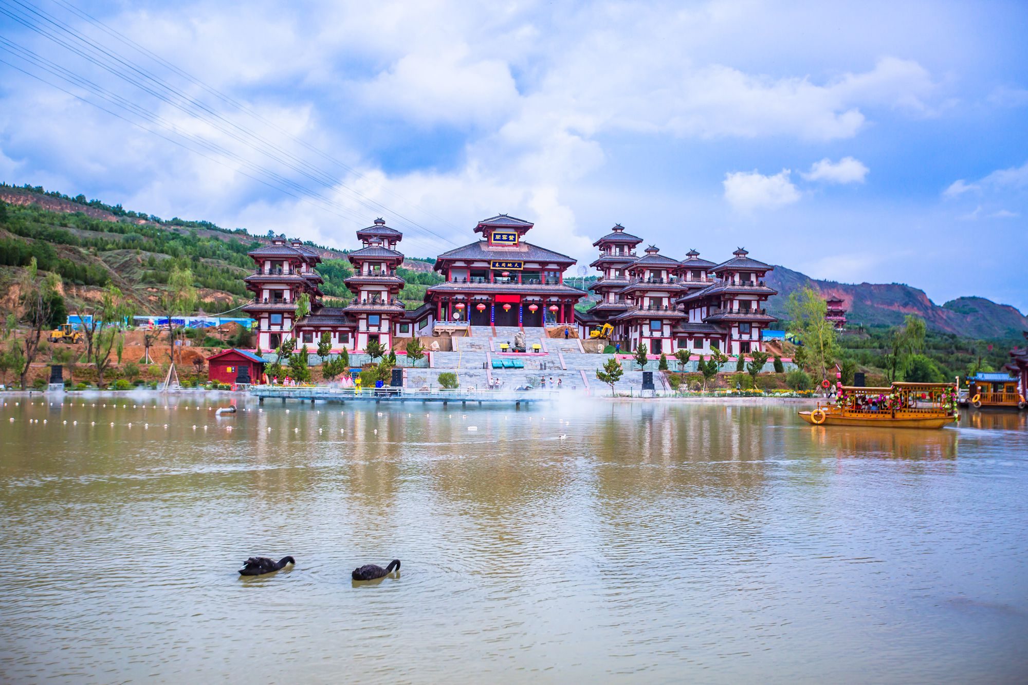 甘肃陇西有一处古莱坞,好玩又有趣,仿佛回到了千年前的盛世秦汉