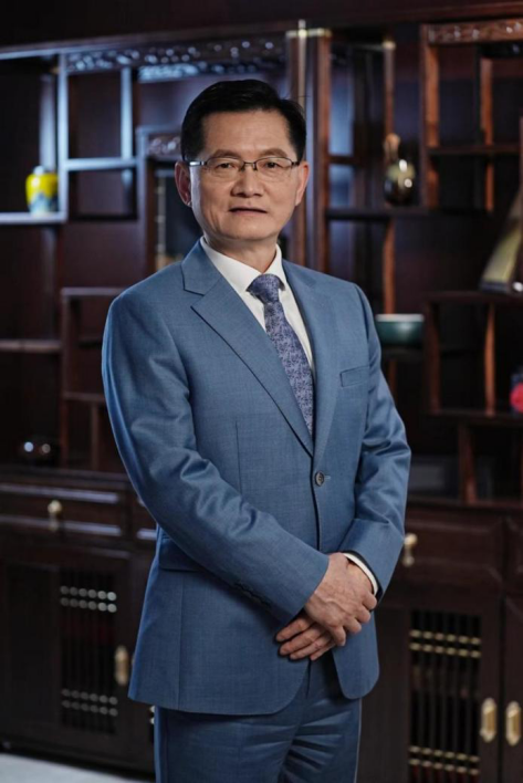 深圳首届十大金口碑人物之"多彩实业"董事长夏炜