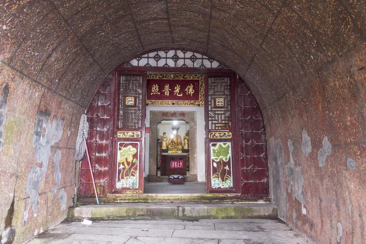 神奇灵秀,九华山(二):肉身宝殿,中国最古老肉身菩萨所在地