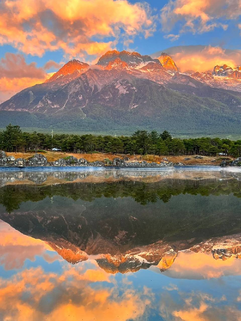 玉龙雪山15 日照金山超漂亮 小羊超可爱