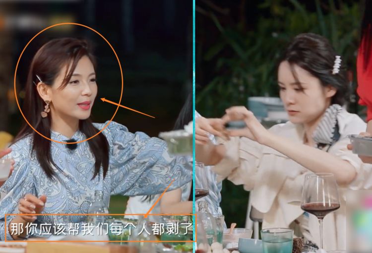 张馨月好心教妻子们剥虾,刘涛却让她为大家服务,与谢娜差距太大