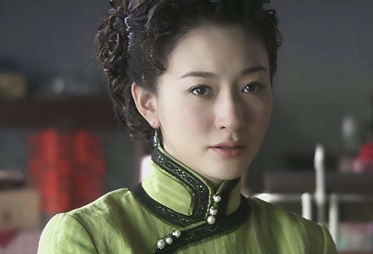 小凤仙嫁给了一位锅炉工,不干活只顾打扮,四十多年后才知其身份