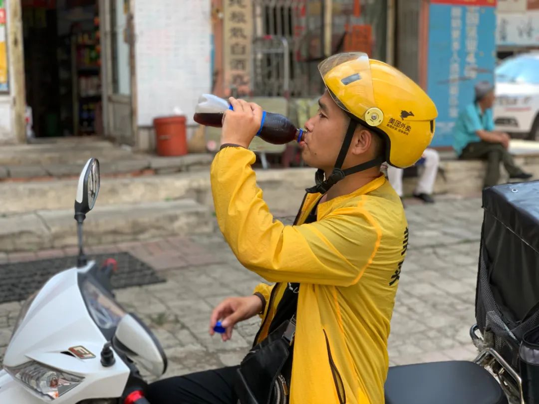 图集!烈日之下,那些挥汗如雨的身影!