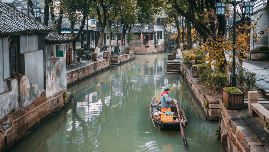 外國女生帶母親旅遊,要求