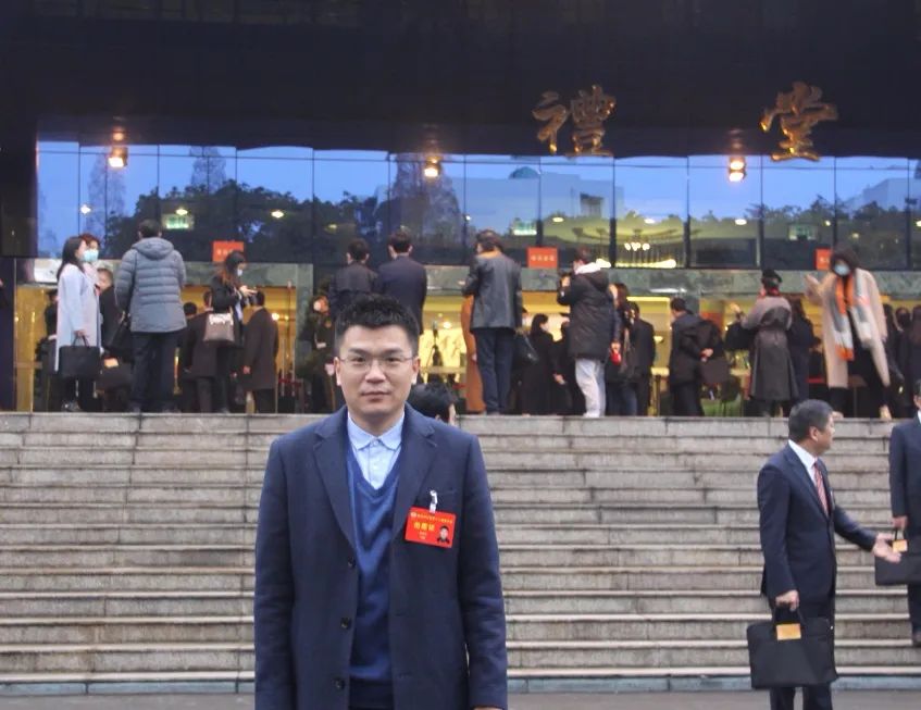 「聚焦两会」省政协委员郭春生建议:优先提升职业教育的社会声誉