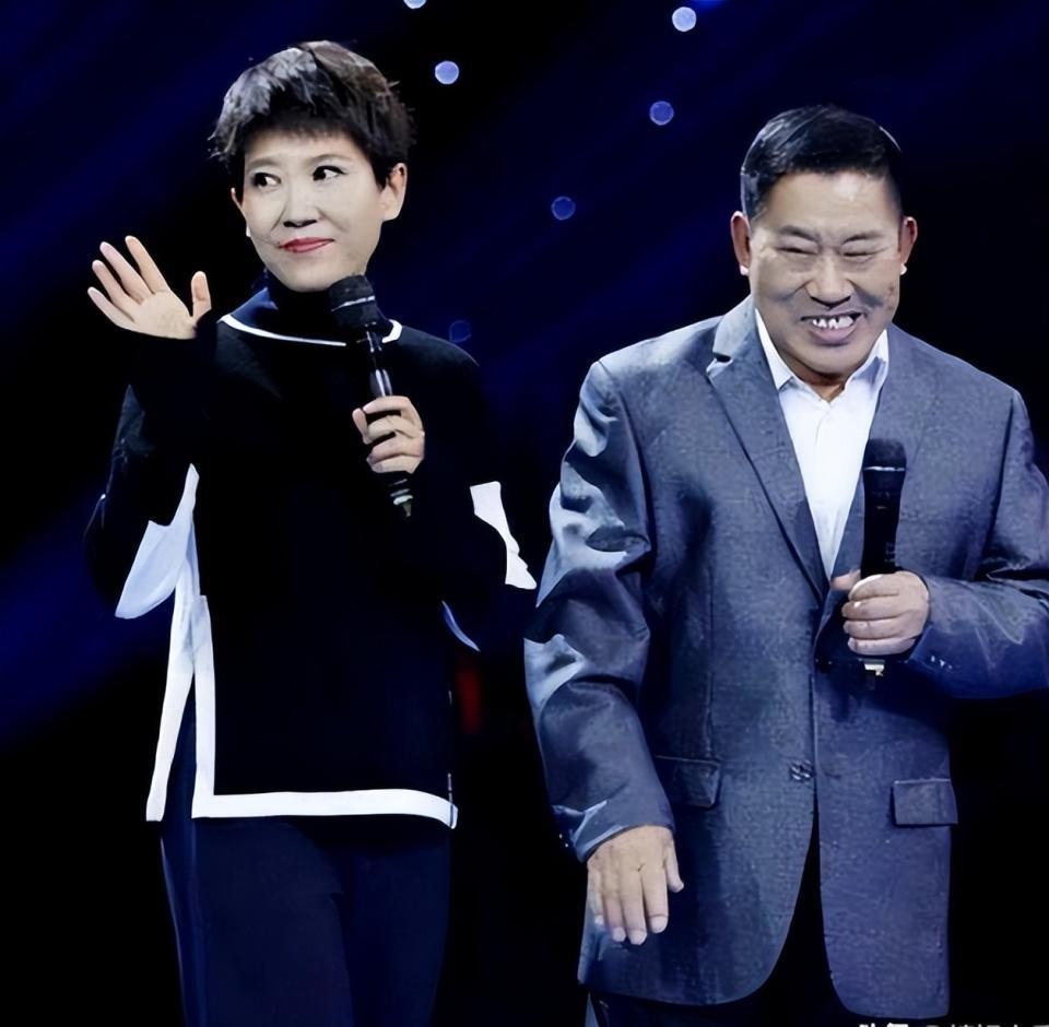 杜旭东全家福曝光!他"歪瓜裂枣"女儿貌美如花,老婆端庄优雅