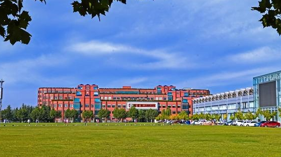 西京学院更名为西京大学,民办二本的逆袭,网友:全国第二所