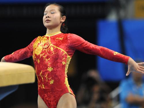 体操女皇程菲,退役成体院副院长,体重暴涨似大妈,32岁依旧单身