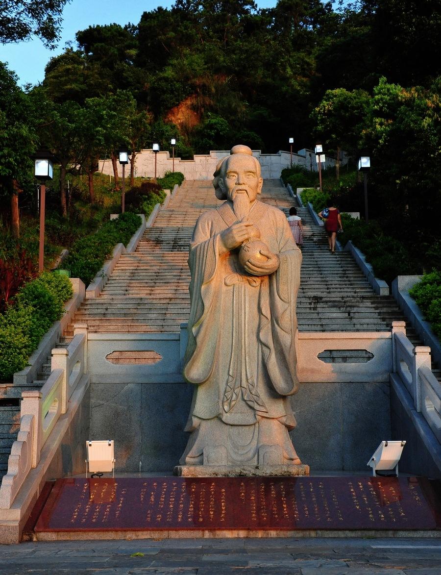 「华佗山公园」中山火炬开发区健身公园