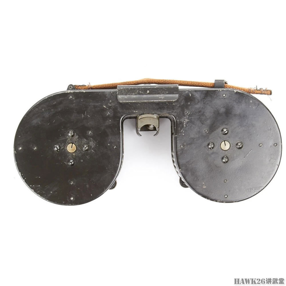 图说:德国mg34机枪使用的供弹具 两种弹鼓本质不同 很容易混淆