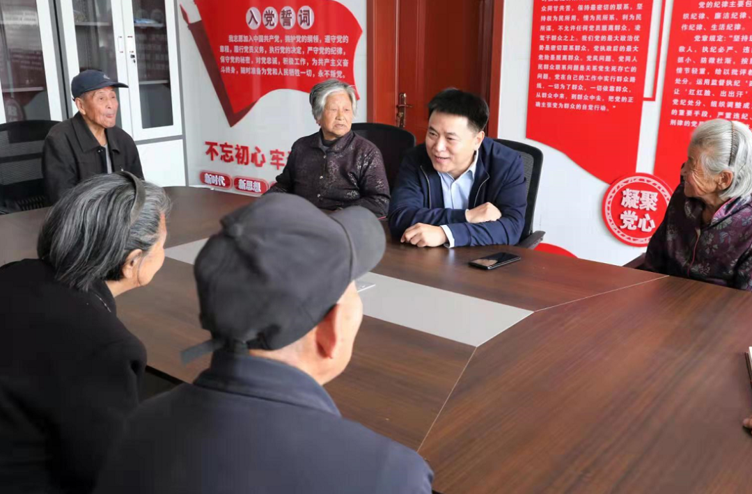 顺平:爱心企业家情暖老人心