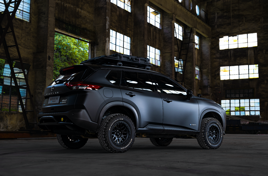 电驱suv心怀硬派野心,超混电驱奇骏黑武士详解