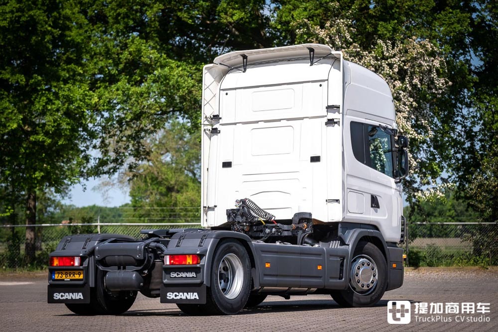 仅行驶100公里,这台21年车龄的斯堪尼亚4系卡车,你猜售价几何?