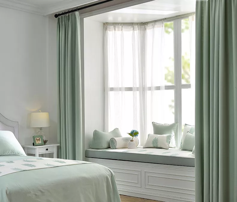 飘窗窗帘是靠墙好,还是靠窗好?别让窗帘毁了你的浪漫飘窗