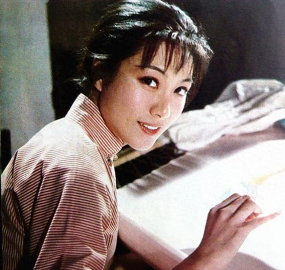 回顾演员陈烨:巅峰时出国留学,后嫁老外丈夫定居海外现状如何?