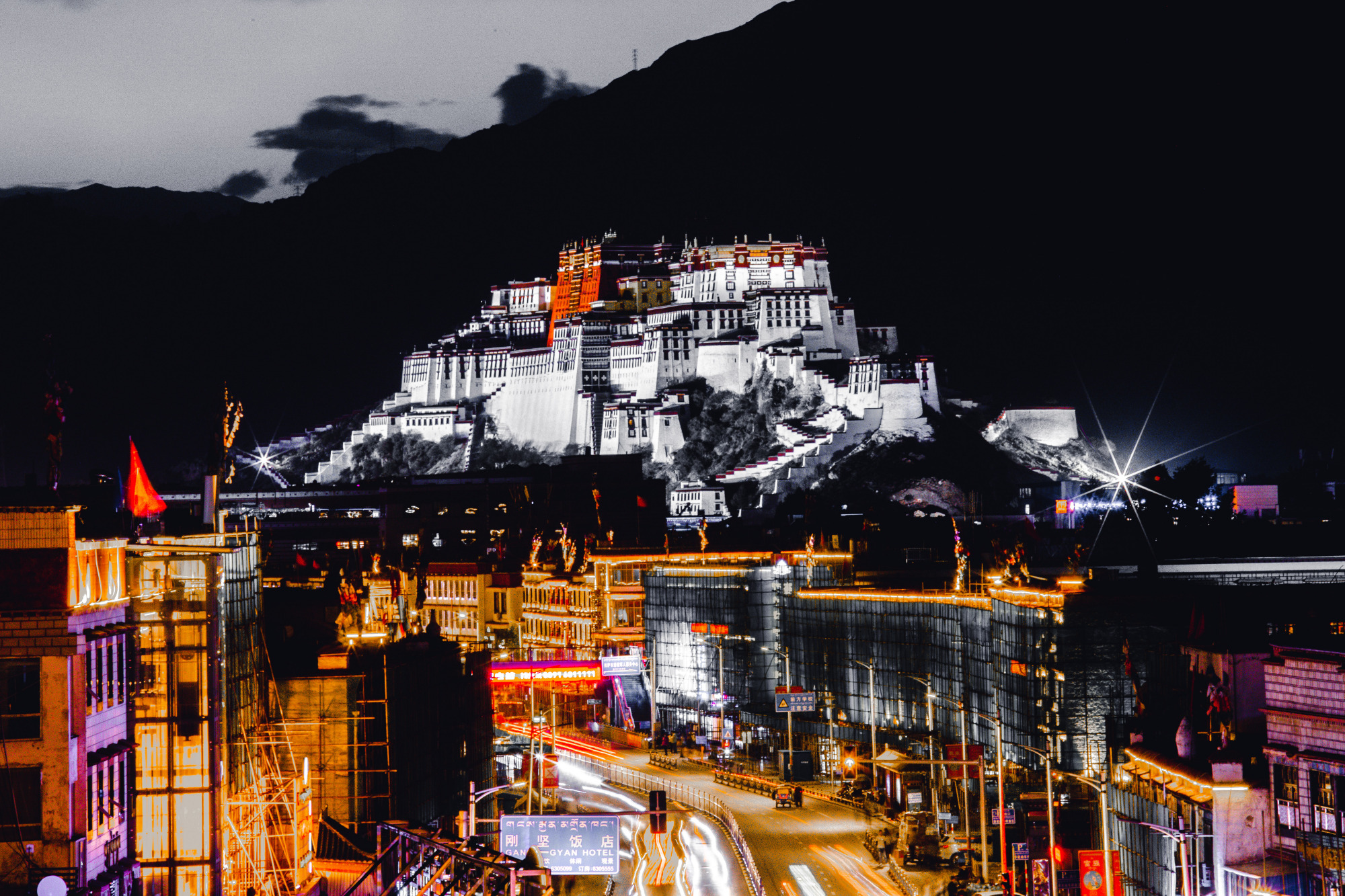 与布达拉宫合照的百种方式,这几处网红打卡地,赶紧收藏